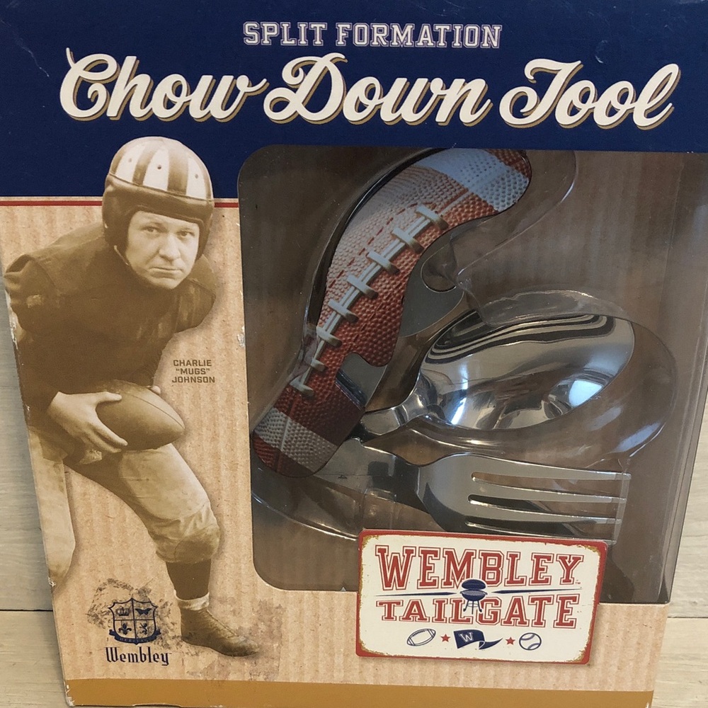 Wembley Tailgate Split Formation Chow Down Tool Camping Hiking NIB Please Read